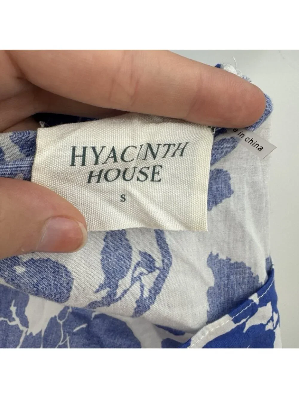 Hyacinth House by Tuckernuck Blue Fiouri Blouse size S Puff Sleeve Sweetheart